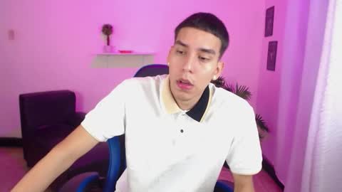 SImon online show from February 6, 1:36 pm