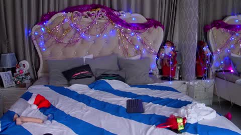 SilasCollins online show from December 22, 4:59 pm