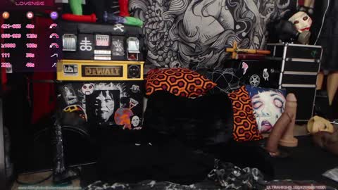 Snapshot of silentmary chatting on January 13, 1:56 am Allmylinkssilentmary666 online show from January 13, 1:56 am