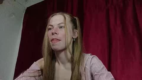 Snapshot of silentpassion567 chatting on March 10, 8:36 pm JULIANA online show from March 10, 8:36 pm