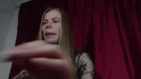 Snapshot of silentpassion567 chatting on March 14, 8:25 pm JULIANA online show from March 14, 8:25 pm