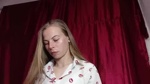 Snapshot of silentpassion567 chatting on March 29, 7:14 pm JULIANA online show from March 29, 7:14 pm