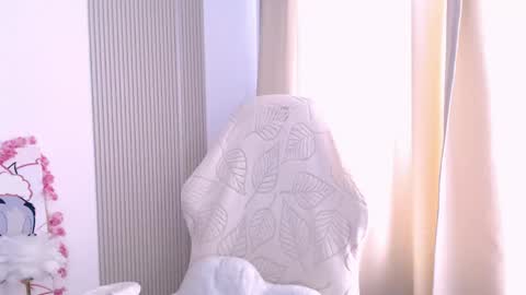 silk_ann online show from May 6, 9:36 am