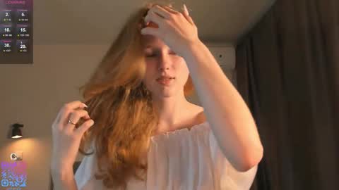 Snapshot of silkencrave chatting on October 15, 12:16 pm Call me Mia online show from October 15, 12:16 pm