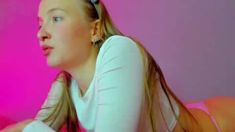 Mila online show from October 5, 9:07 am