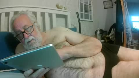 sillyoldman45221063 online show from July 13, 8:11 pm