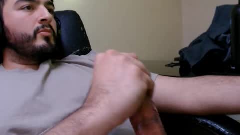 Snapshot of silva1018 chatting on February 5, 7:07 pm Alvaro online show from February 5, 7:07 pm