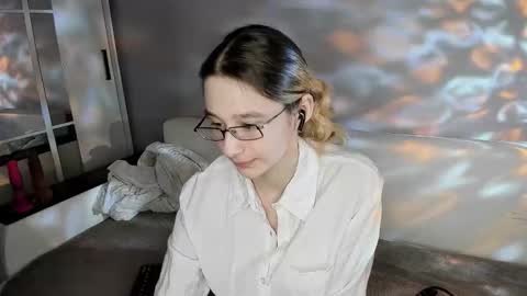 Snapshot of silvadevil chatting on March 3, 8:15 pm Kate online show from March 3, 8:15 pm