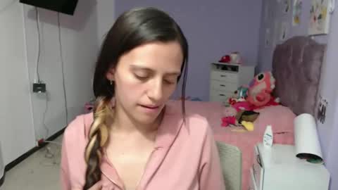 Snapshot of silvanaroberts_ chatting on December 20, 12:30 am  Rouse  online show from December 20, 12:30 am