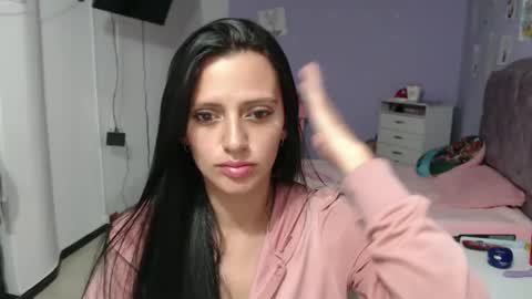 Snapshot of silvanaroberts_ chatting on January 5, 4:58 am  Rouse  online show from January 5, 4:58 am