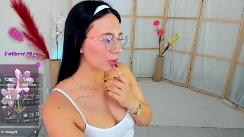 Snapshot of silvanna_moore chatting on September 29, 5:18 pm Silvanna online show from September 29, 5:18 pm
