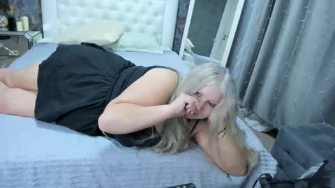 silver_moon_light online show from October 11, 10:30 pm