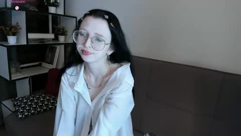 Snapshot of silvernoise chatting on March 27, 9:14 pm Alice online show from March 27, 9:14 pm
