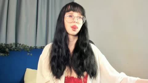 Snapshot of silvernoise chatting on May 3, 9:10 pm Alice online show from May 3, 9:10 pm