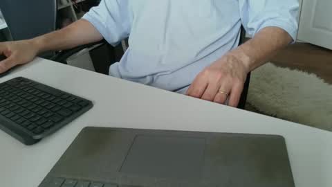Snapshot of silvertongueduk1 chatting on October 21, 8:48 am silvertongueduk1 online show from October 21, 8:48 am