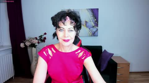 Silvia Wallec online show from April 26, 5:32 pm