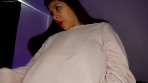 Snapshot of silviarichie_jade chatting on May 6, 3:39 pm silvia online show from May 6, 3:39 pm