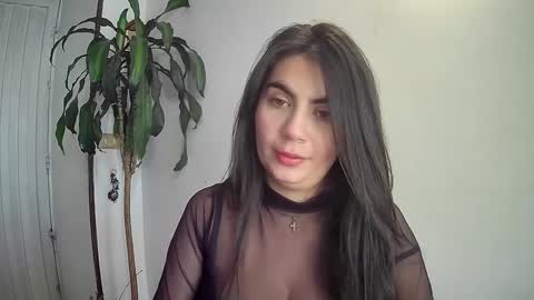 Snapshot of silviecollins chatting on December 7, 9:55 pm Silvie online show from December 7, 9:55 pm