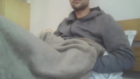 Snapshot of simml98 chatting on December 15, 10:28 am Sam online show from December 15, 10:28 am