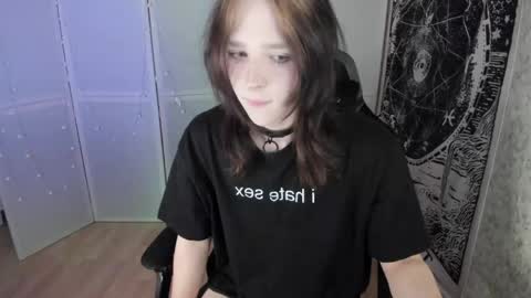 Snapshot of simochka_ chatting on June 9, 9:10 am Simochka online show from June 9, 9:10 am