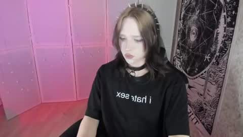 Snapshot of simochka_ chatting on June 15, 11:23 am Simochka online show from June 15, 11:23 am