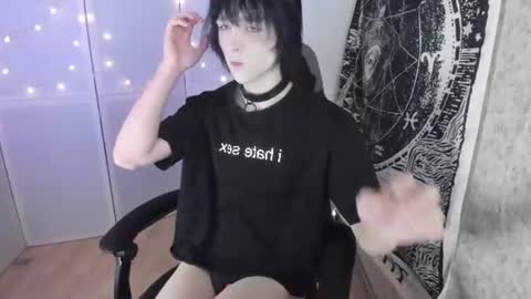 Snapshot of simochka_ chatting on August 3, 6:33 pm Simochka online show from August 3, 6:33 pm
