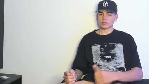 Simon Independent Model online show from March 3, 11:56 pm