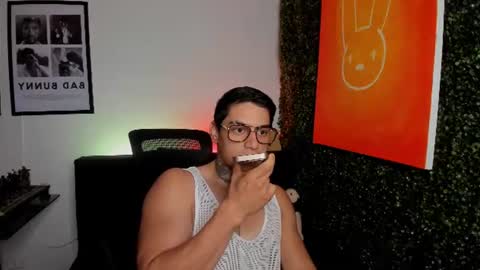 Snapshot of simon_cortes chatting on August 4, 11:13 am Simon Cortes online show from August 4, 11:13 am