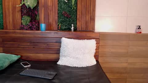 Snapshot of simon_durand chatting on March 2, 9:42 am simon_durand online show from March 2, 9:42 am