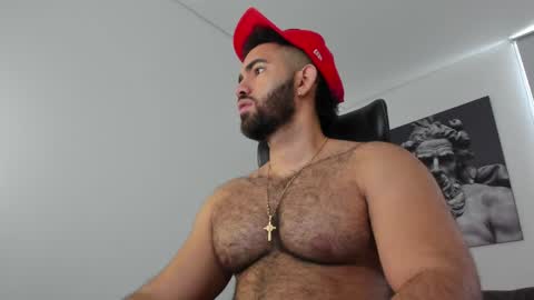 simon_leon01 online show from May 16, 12:26 pm