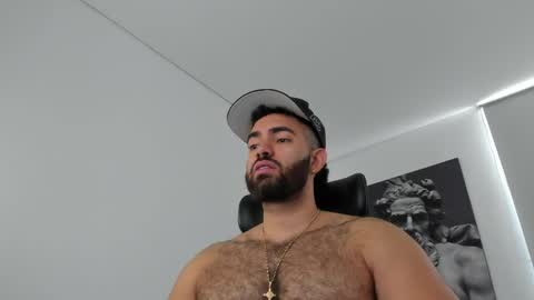 simon_leon01 online show from May 17, 4:25 pm
