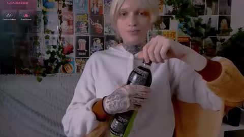 Snapshot of simona_rain chatting on September 27, 9:09 pm Simona online show from September 27, 9:09 pm