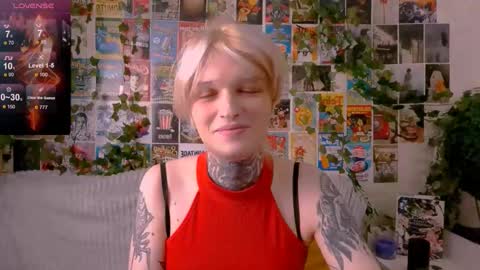 Snapshot of simona_rain chatting on October 12, 12:20 am Simona online show from October 12, 12:20 am