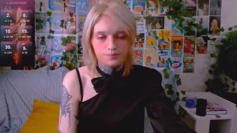 Snapshot of simona_rain chatting on October 19, 12:22 am Simona online show from October 19, 12:22 am