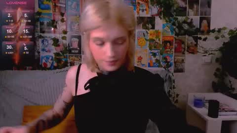 Snapshot of simona_rain chatting on October 25, 10:15 pm Simona online show from October 25, 10:15 pm