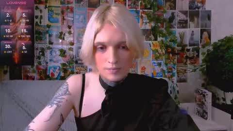 Snapshot of simona_rain chatting on October 29, 10:33 pm Simona online show from October 29, 10:33 pm