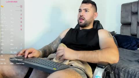 Simon online show from April 1, 5:43 pm