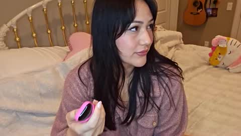 Snapshot of simonesighren chatting on February 23, 7:17 am simonesighren online show from February 23, 7:17 am