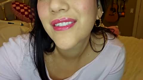 Snapshot of simonesighren chatting on March 7, 6:21 am simonesighren online show from March 7, 6:21 am