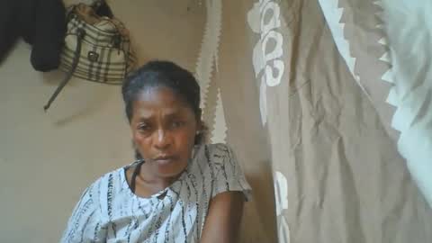 simonettee online show from November 2, 6:54 pm