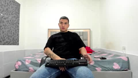 SIMON KELER online show from December 13, 10:26 pm