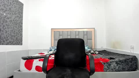 SIMON KELER online show from February 18, 1:07 pm