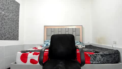 SIMON KELER online show from February 25, 2:43 am