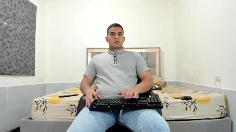 SIMON KELER online show from May 13, 2:31 am