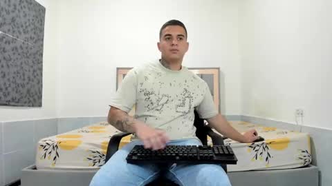SIMON KELER online show from May 15, 11:45 pm