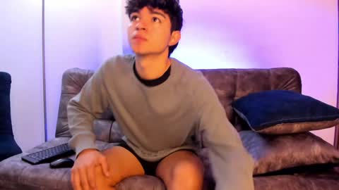 Snapshot of simonlambert__ chatting on December 24, 2:12 pm Simon online show from December 24, 2:12 pm