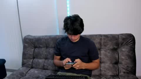 Snapshot of simonlambert__ chatting on January 20, 1:32 pm Simon online show from January 20, 1:32 pm