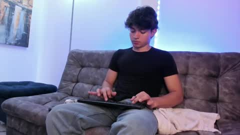 Snapshot of simonlambert__ chatting on January 27, 4:22 pm Simon online show from January 27, 4:22 pm