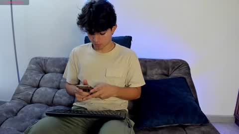 Snapshot of simonlambert__ chatting on February 2, 2:02 pm Simon online show from February 2, 2:02 pm