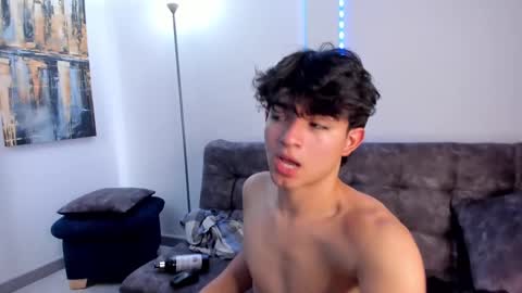 Snapshot of simonlambert__ chatting on February 12, 8:50 pm Simon online show from February 12, 8:50 pm